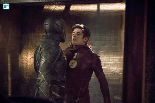 Illustration for article titled Here's Our First Glimpse at the Flash/Supergirl Crossover